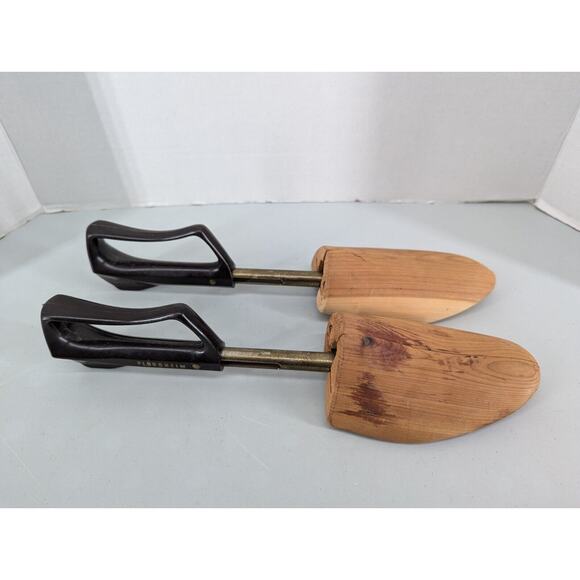 Vintage Florsheim Wood Shoe Trees Stretcher Cedar Travel Keeper Adjustable Size - Picture 1 of 5